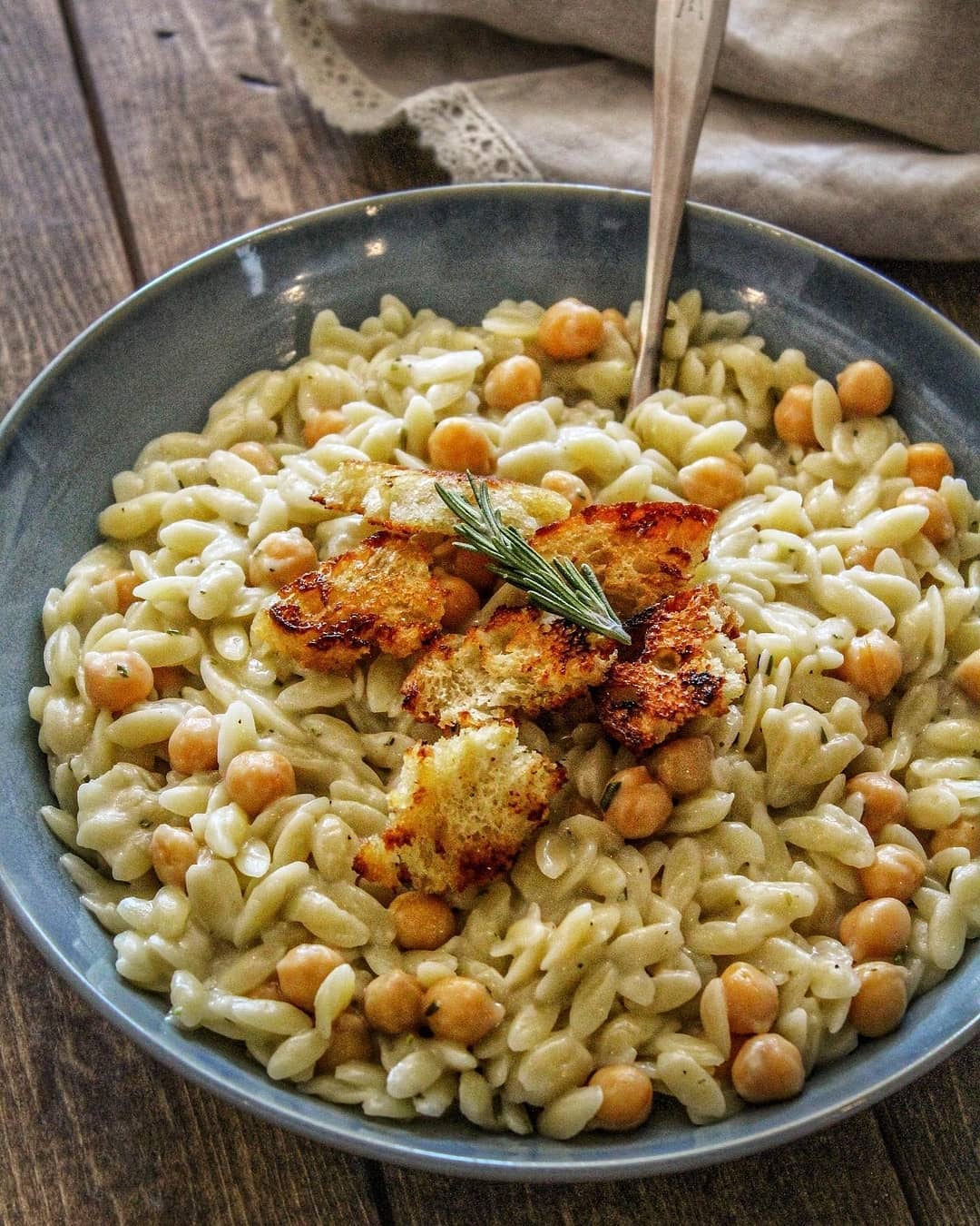 One Pot Creamy Rosemary Orzo with Chickpeas and Buttery Croutons