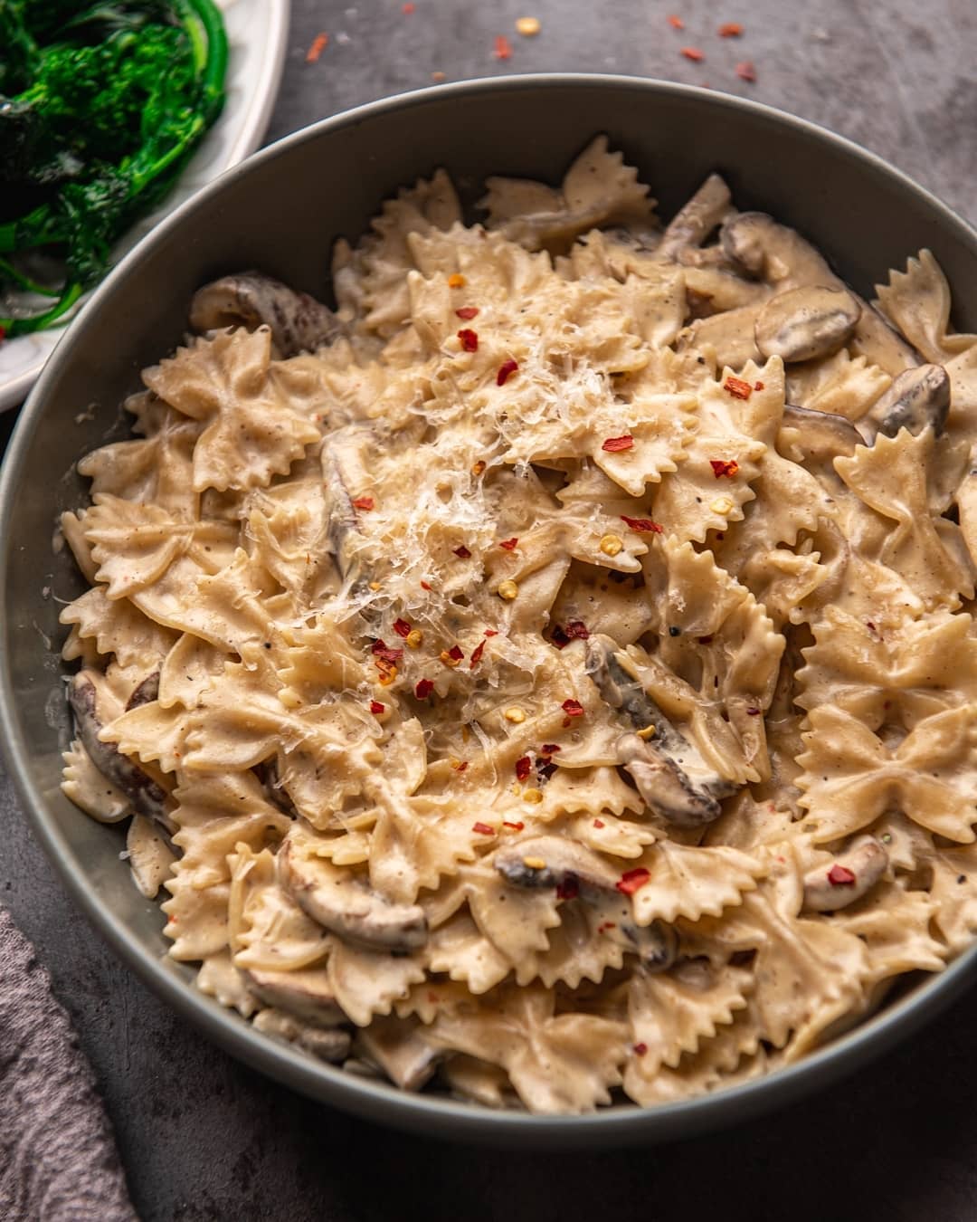 Creamy Vegan Mushroom Alfredo Pasta
