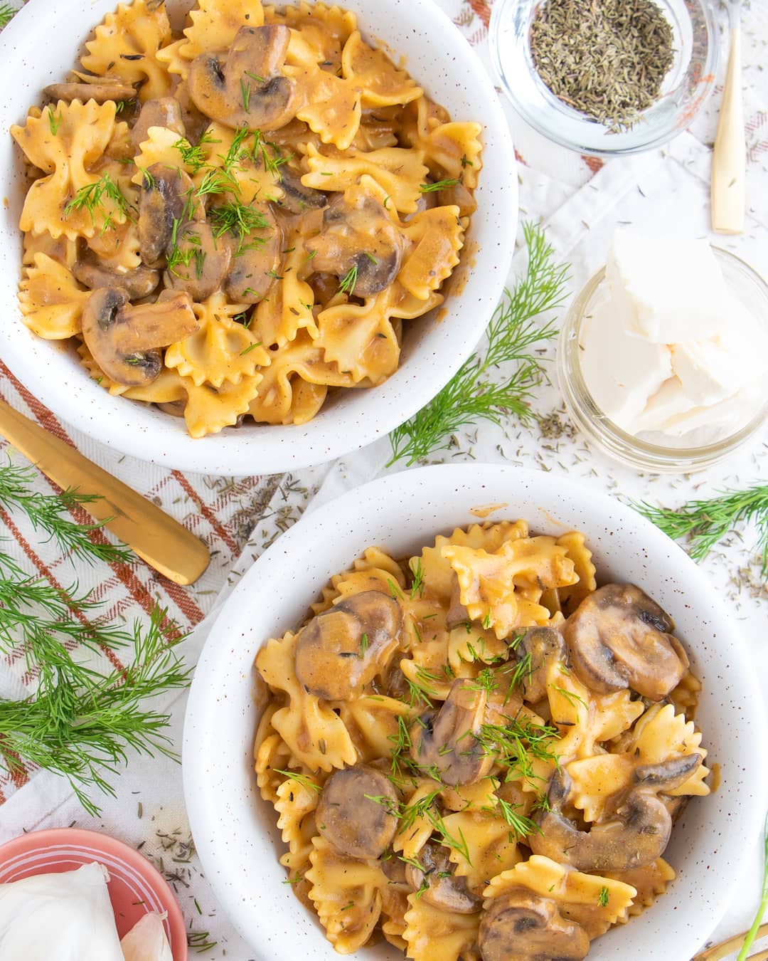 Easy Vegan Mushroom Stroganoff