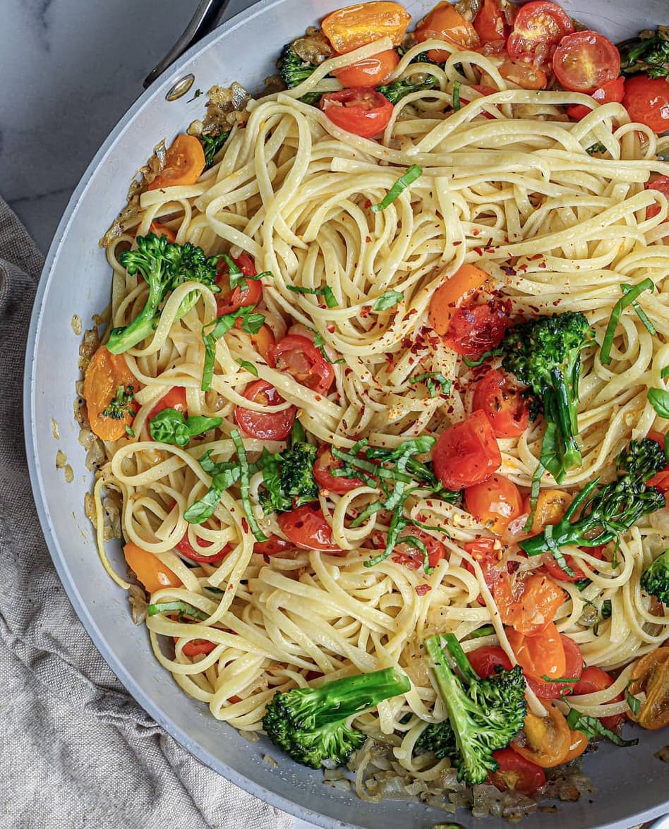 Linguini with Cherry Tomatoes, Basil and Broccolini