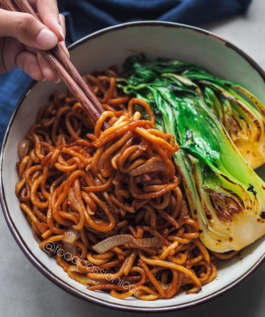 Quick Vegan Soy Sauce Noodles