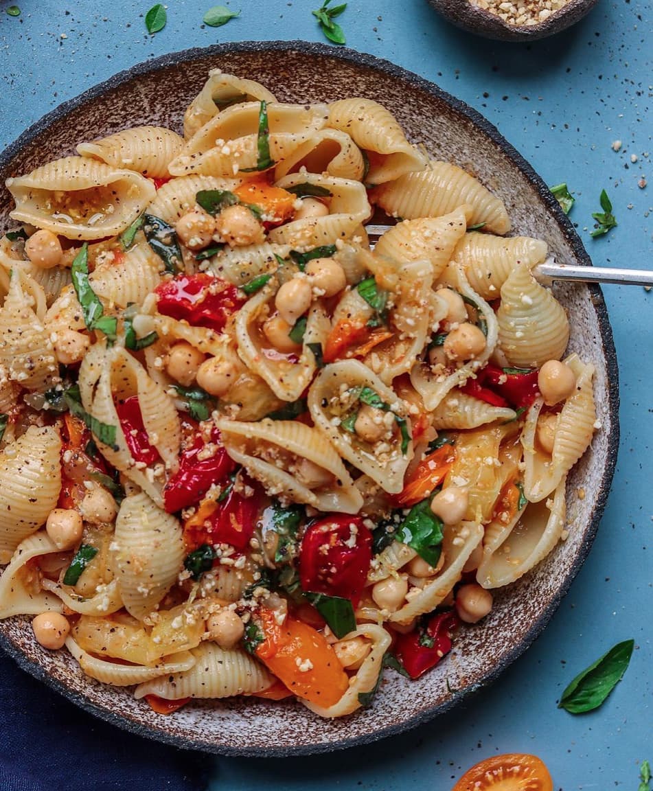 Lemony Chickpea and Roasted Tomatoes Pasta