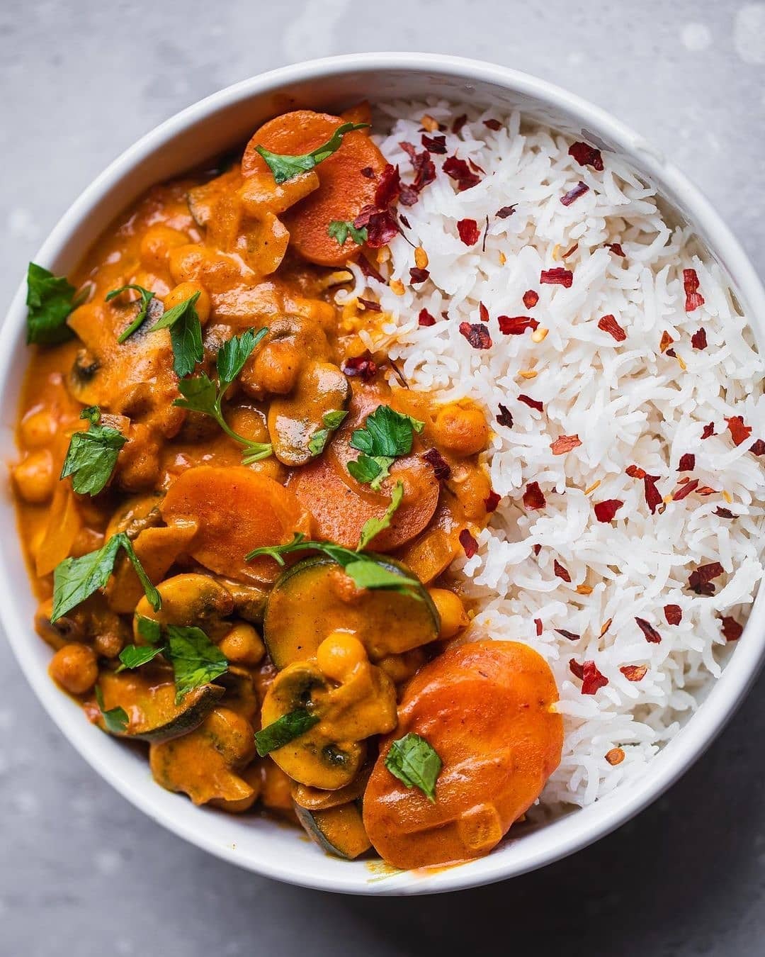 Hearty Chickpea Vegetable Curry