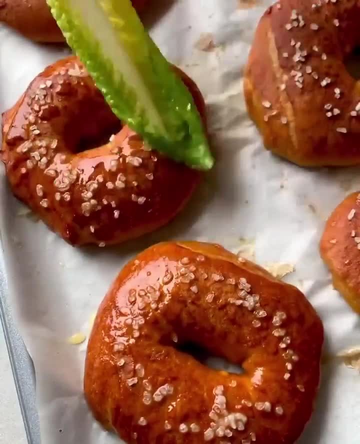 Homemade Vegan Pretzel Bagels