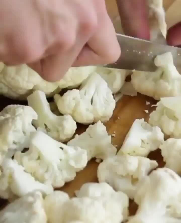 Vegan Buffalo Cauliflower Wings