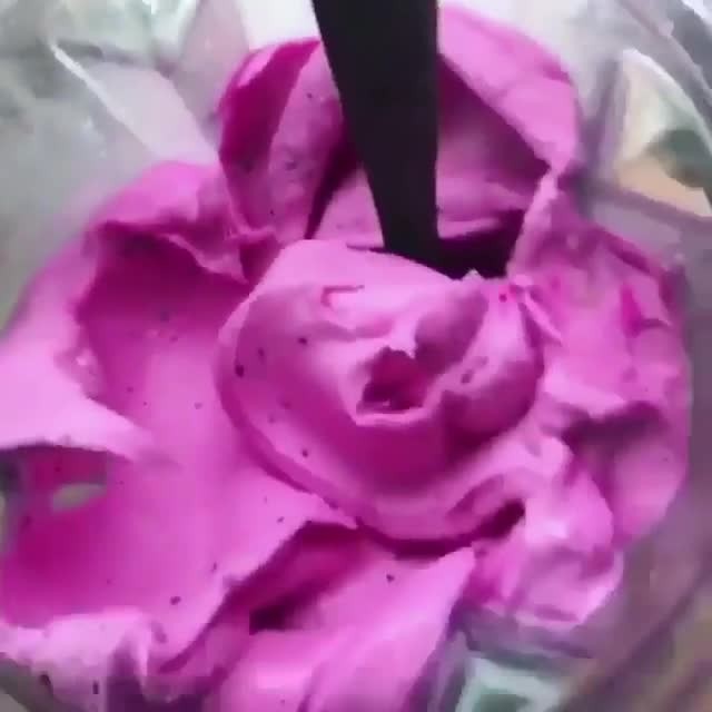 Pink Pitaya Banana Nicecream