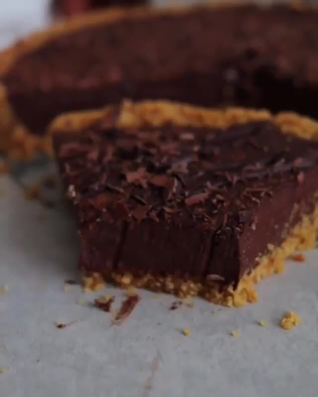 Dairy-Free 4-Ingredient Chocolate Tart