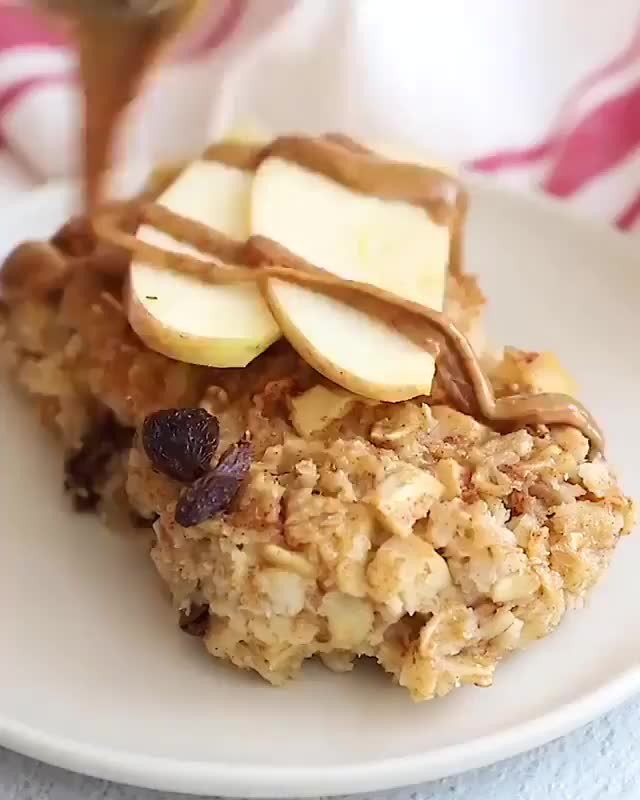 Baked Apple Oatmeal Breakfast Dish