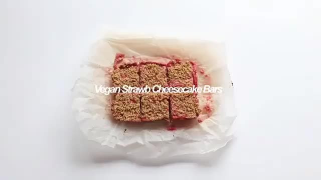 Vegan Strawberry Cheesecake Bars
