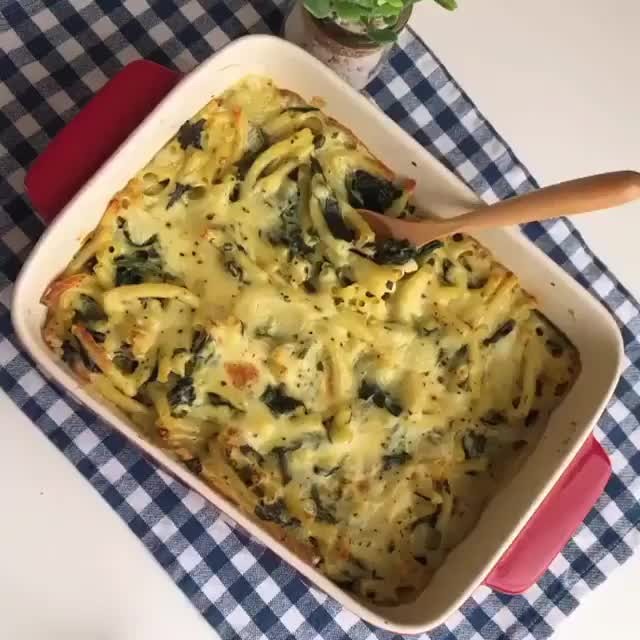 Vegan Spinach Macaroni Gratin