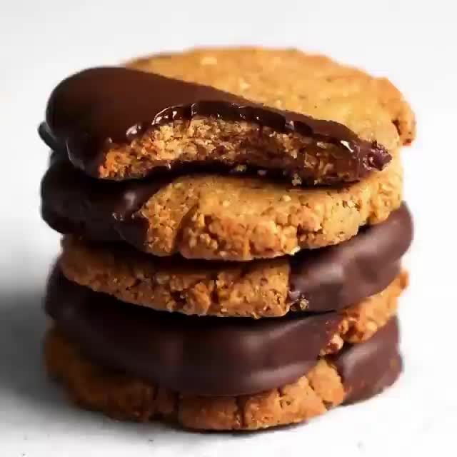 Vegan 4-Ingredient Almond Cookies