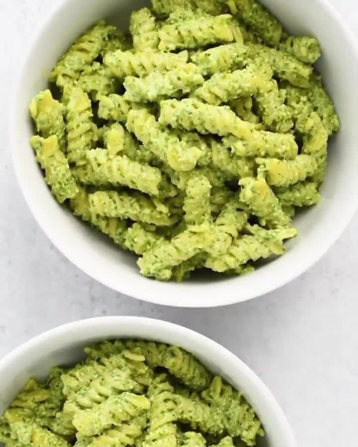 Homemade Spinach and Basil Pesto