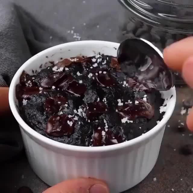 Fudgy Banana Mug Cake
