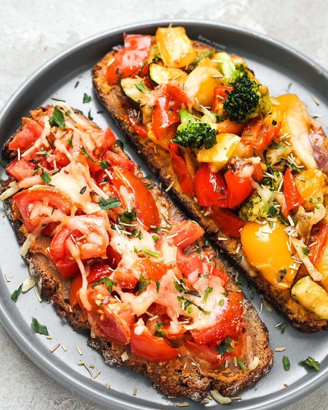 Easy Vegan Pizza Toasts