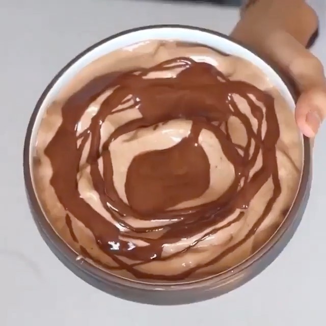 Chocolate Smoothie Bowl for Sunny Days