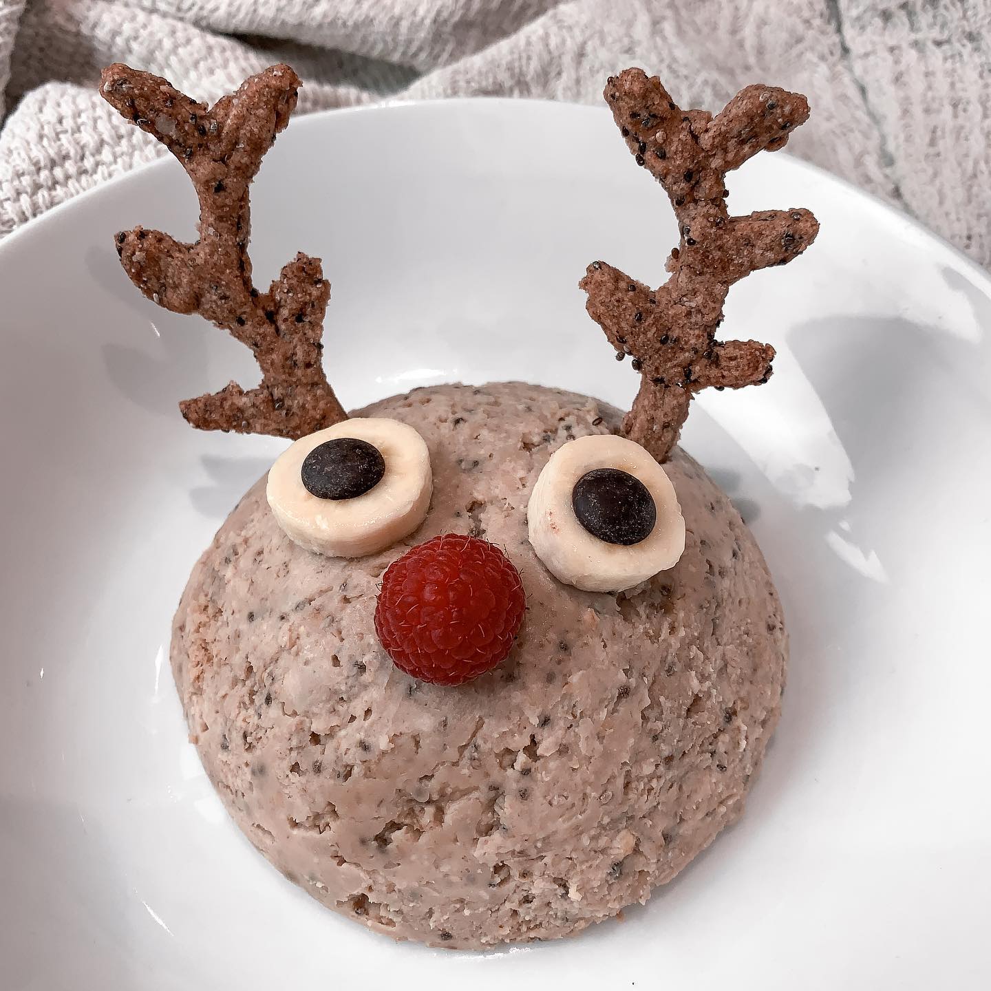 Reindeer Overnight Oat Cake with Homemade Gingerbread Antlers