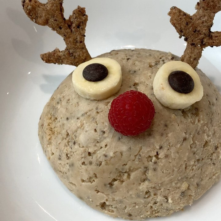 Reindeer Overnight Oat Cake with Homemade Gingerbread Antlers