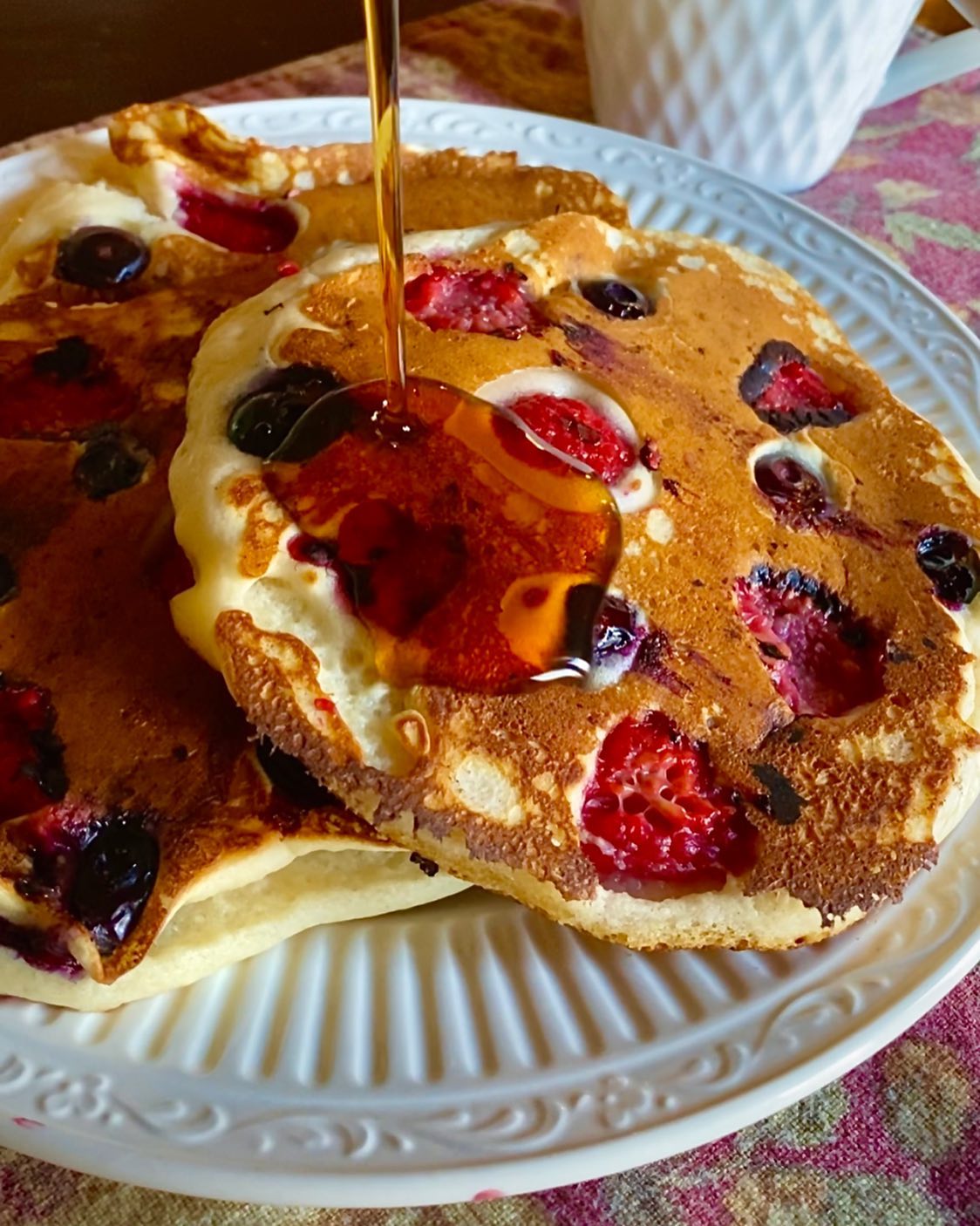 Fluffy Vegan Pancakes with Berries