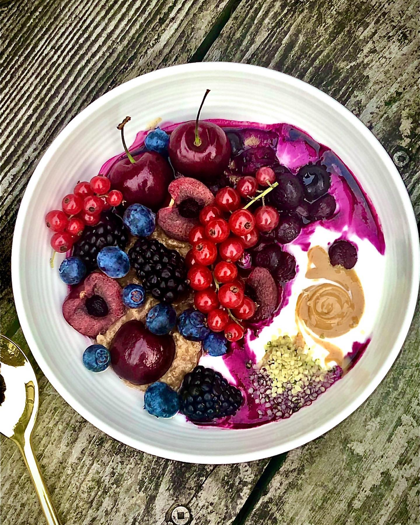 Loaded Oatmeal Fruit Bowl