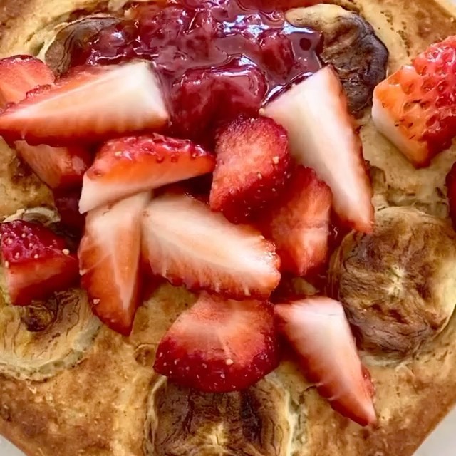 Peanut Butter Berry Baked Oats
