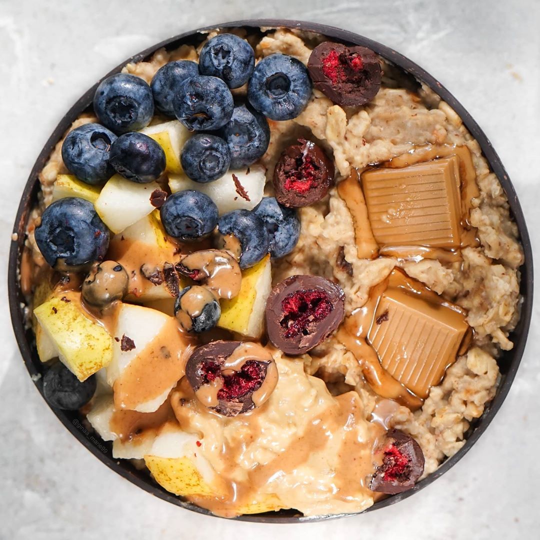 Loaded Salted Caramel Hazelnut Proats Bowl