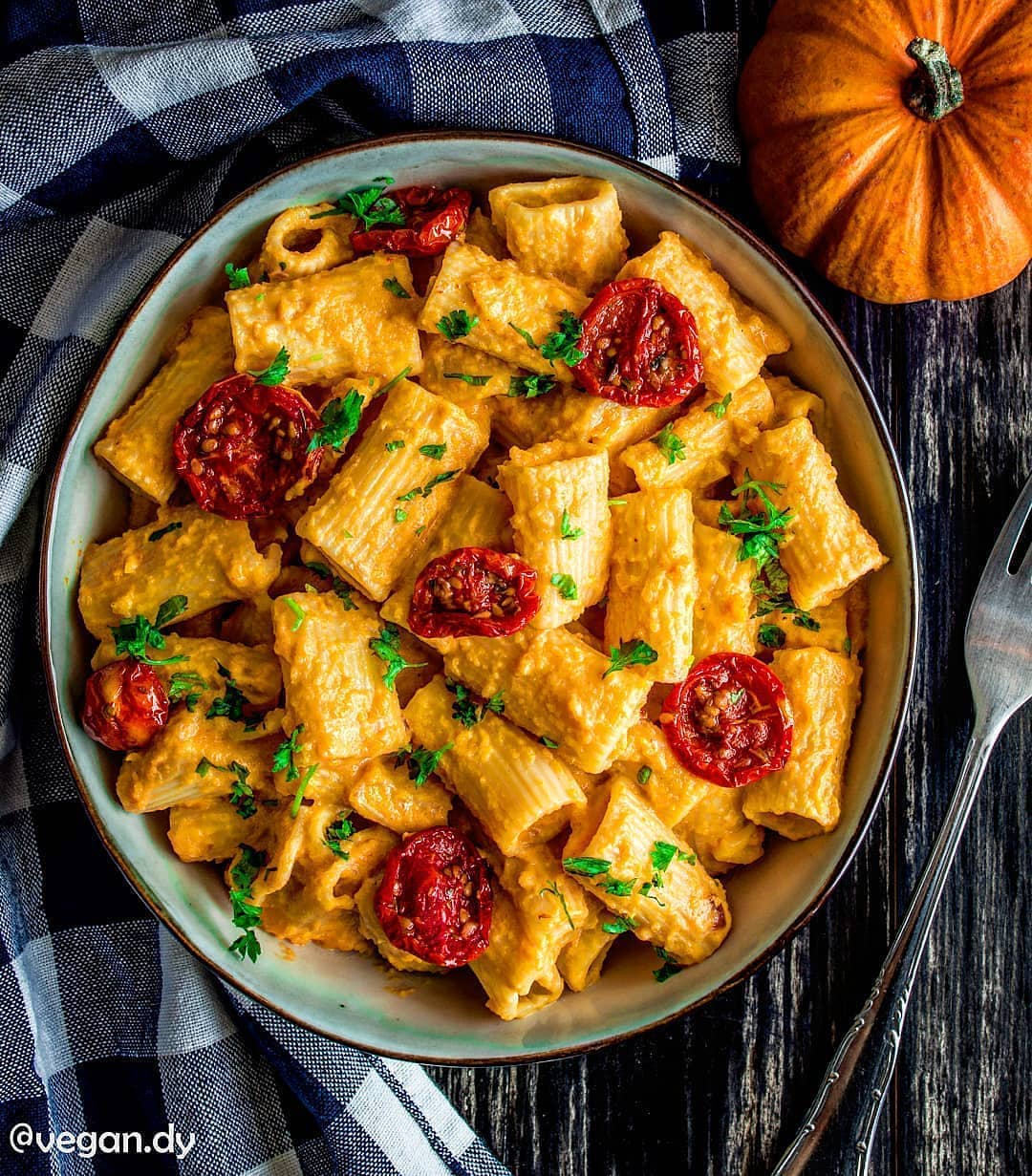 Vegan Pumpkin Mac and Cheese