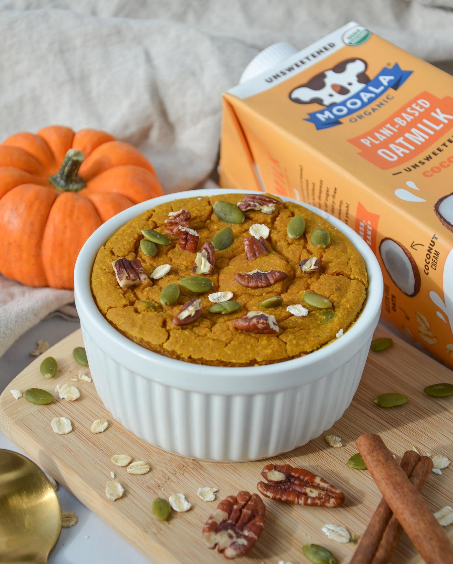 Pumpkin Pie Baked Oats with Coconut Oatmilk