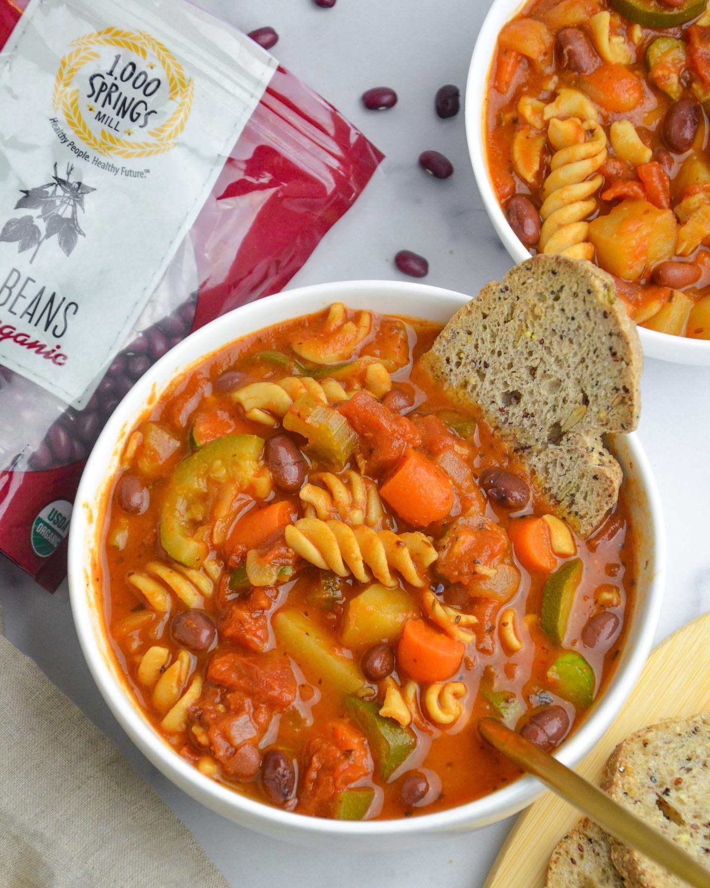 Flavorful Minestrone Soup with @1000springsmill Red Beans