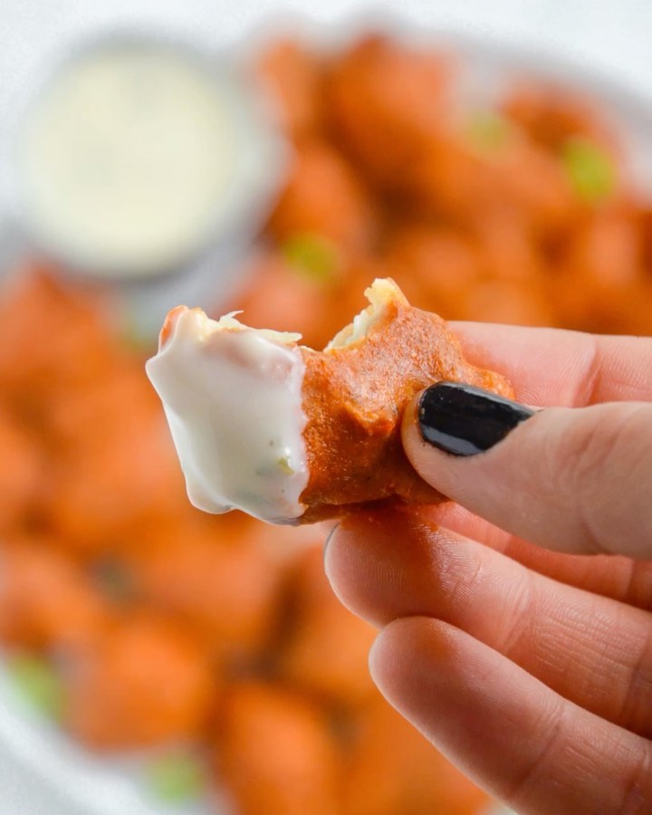 Baked Buffalo Cauliflower Bites
