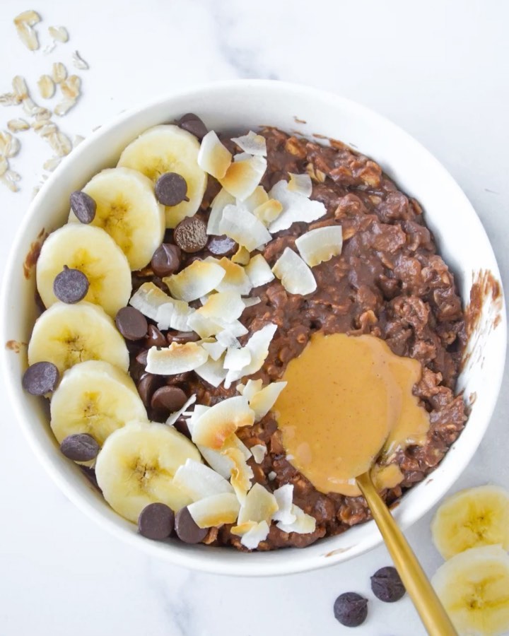 Chocolate Protein Oatmeal Dish