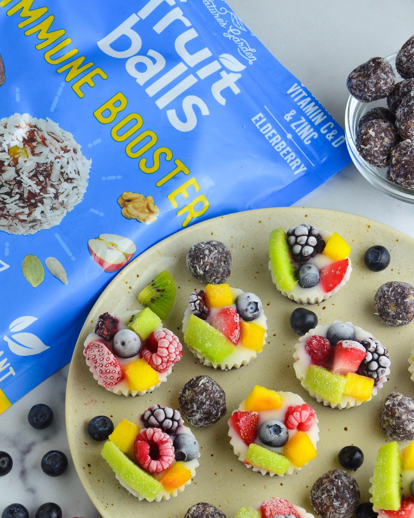 Easy Frozen Yogurt Fruit Cups with @Naturesgardenus Fruit Balls
