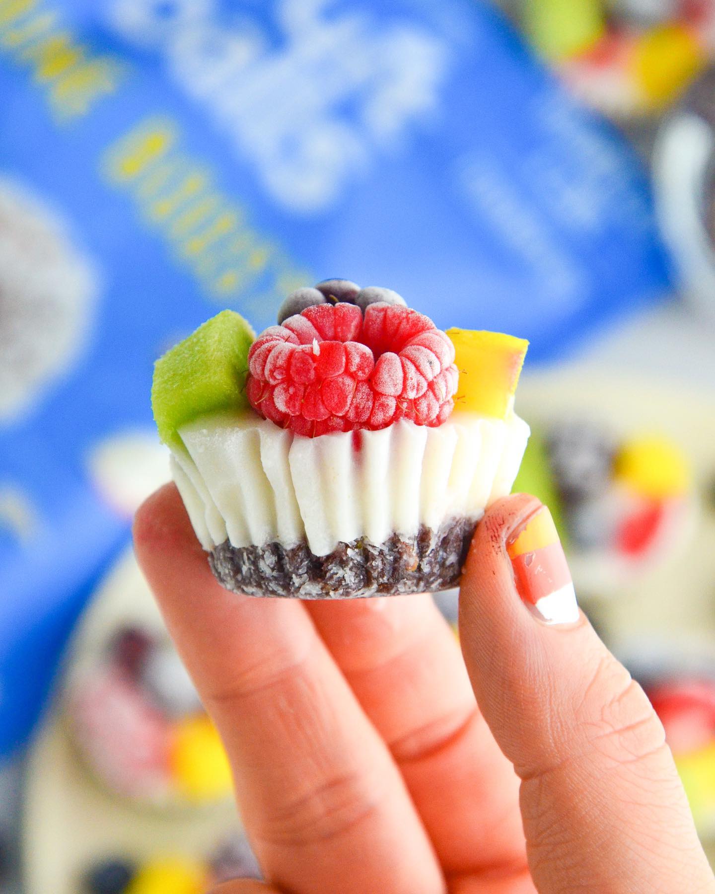 Easy Frozen Yogurt Fruit Cups with @Naturesgardenus Fruit Balls