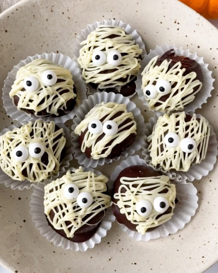 Halloween Mummy Pumpkin Truffles