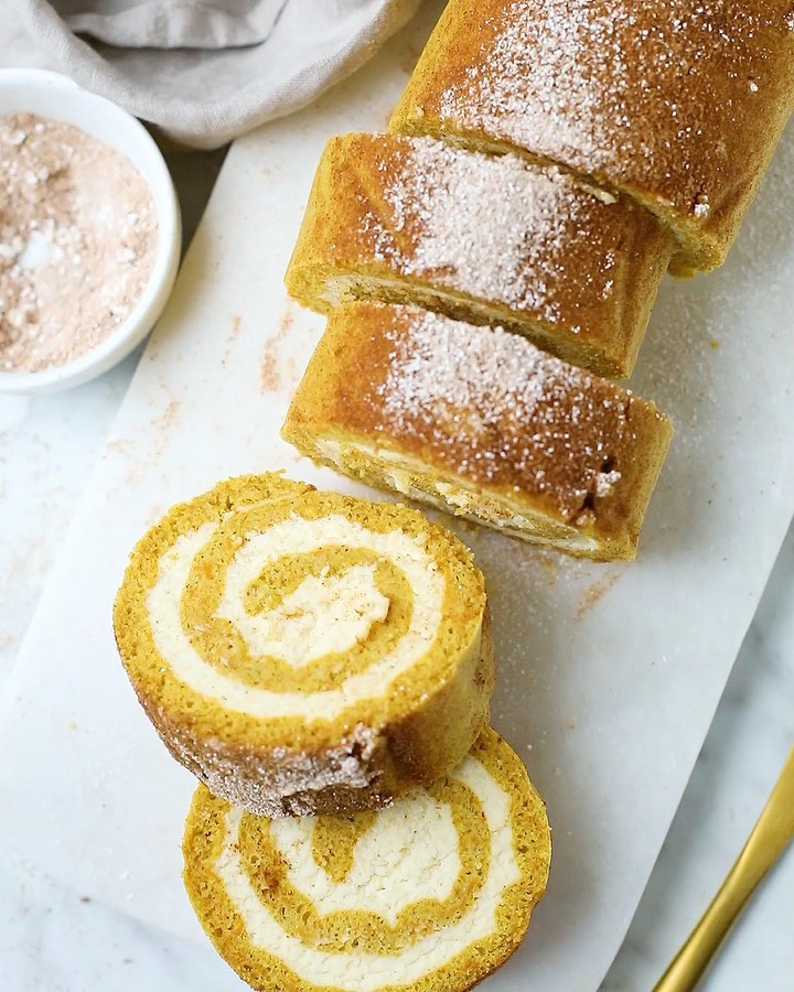 Chai Spiced Pumpkin Cake Roll