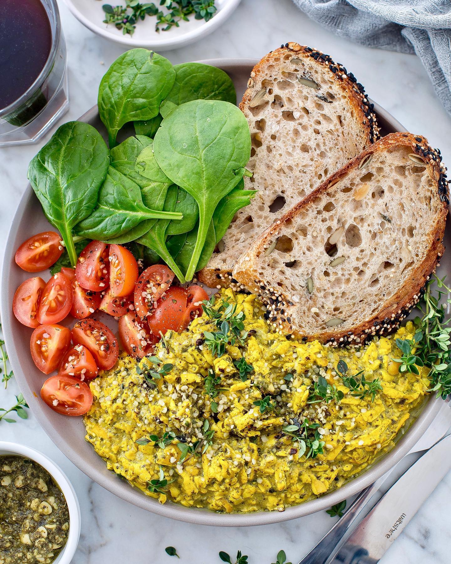 Sunday Brunching with Tofu Pesto Scramble