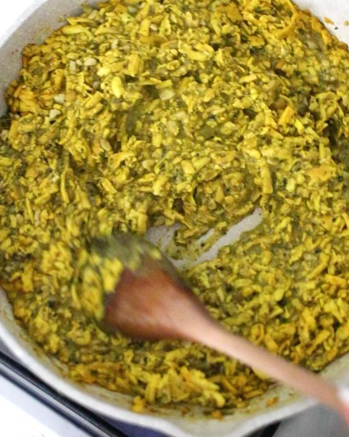 Sunday Brunching with Tofu Pesto Scramble
