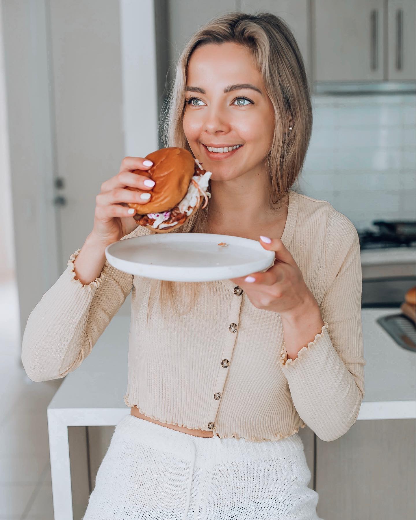 Vegan Bbq Jackfruit Sloppy Joe Burgers