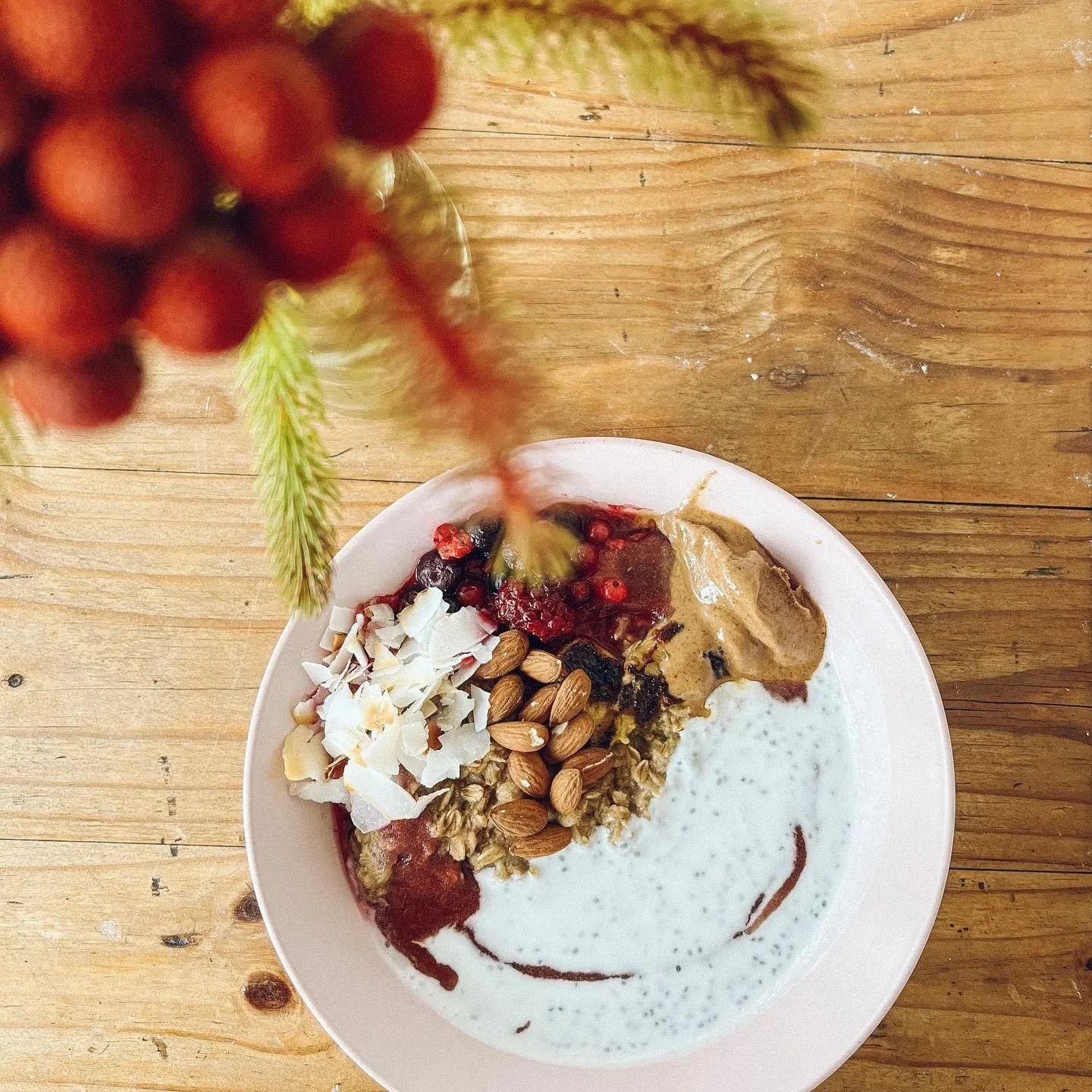 Warm Apple Cinnamon Oat Bowl