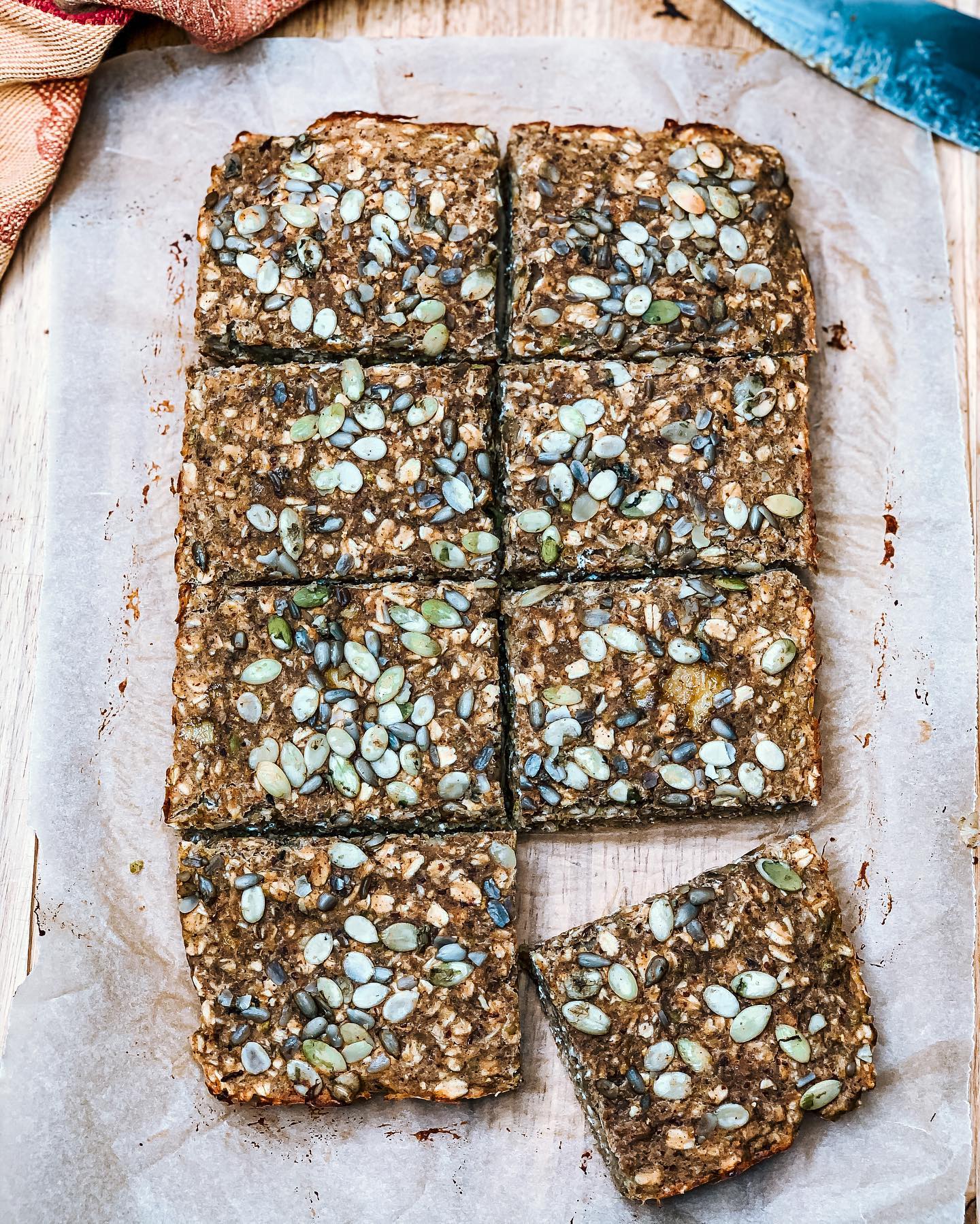 Protein Pumpkin Oat Bars: Healthy and Energizing Granola Bars