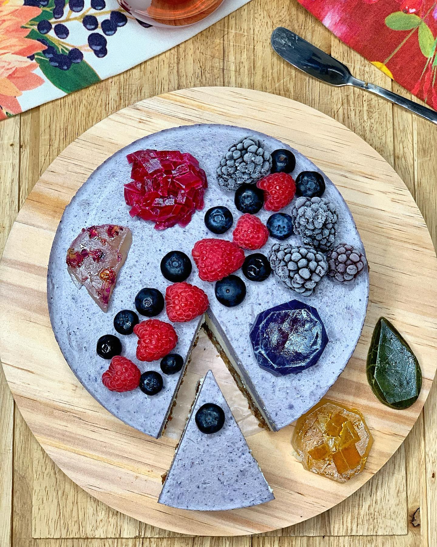 No-Oil Raw Berry Cheesecake