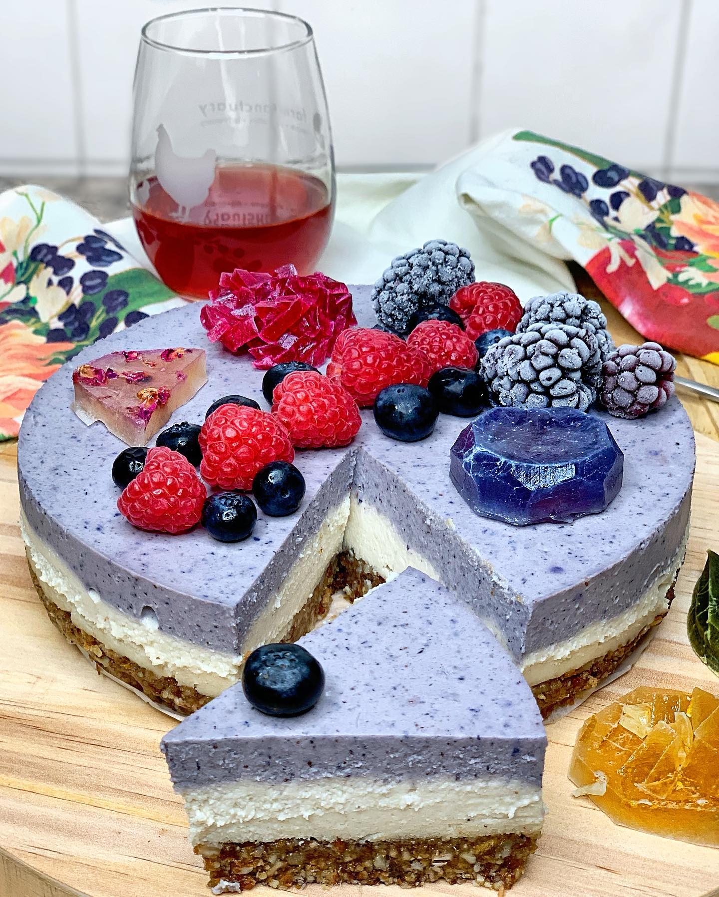 No-Oil Raw Berry Cheesecake