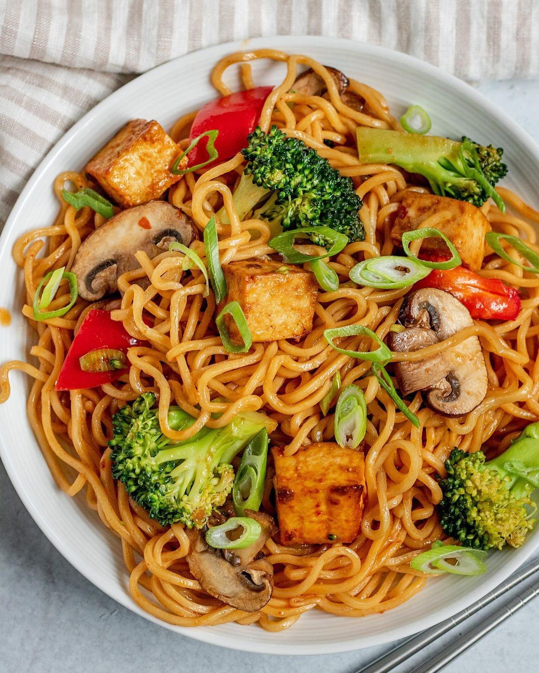 Sriracha Tofu Noodle Stir-Fry