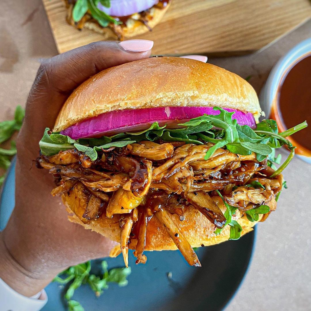 Easy Bbq Pulled Mushroom Sandwich