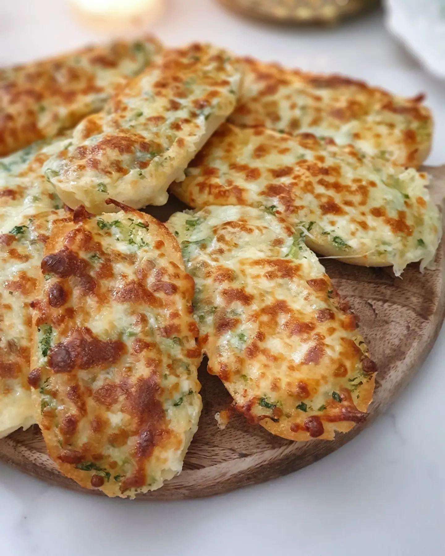 Easy Cheesy Garlic Bread