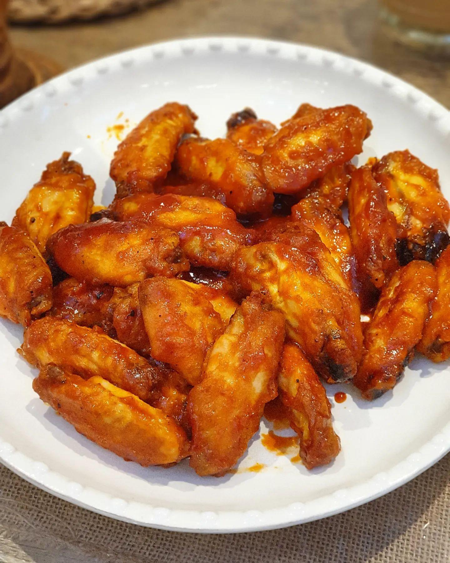 Oven-Baked Honey and Sriracha Wings