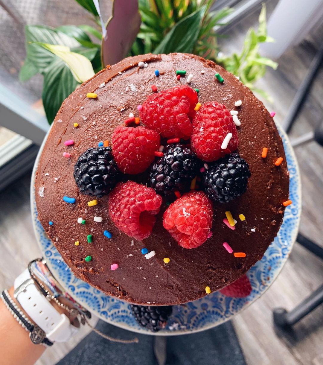 Vanilla Cake with Chocolate Buttercream Layers