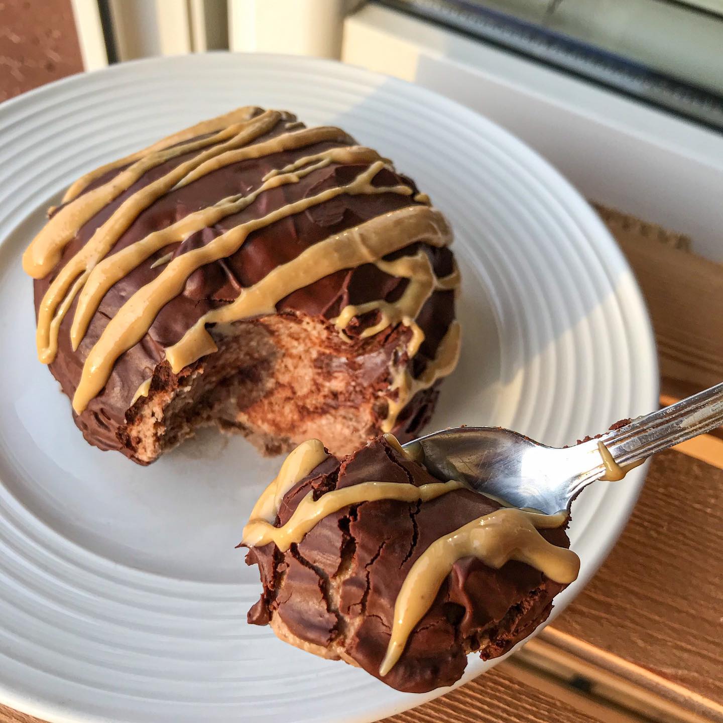 Peanut Butter Cup Overnight Oat Cake
