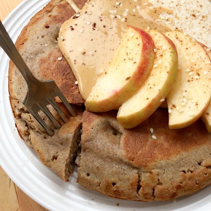 Vegan Apple Pie Omelette