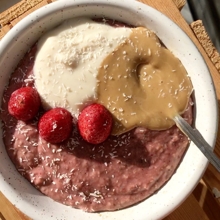 Strawberry Cream Oatmeal Delight