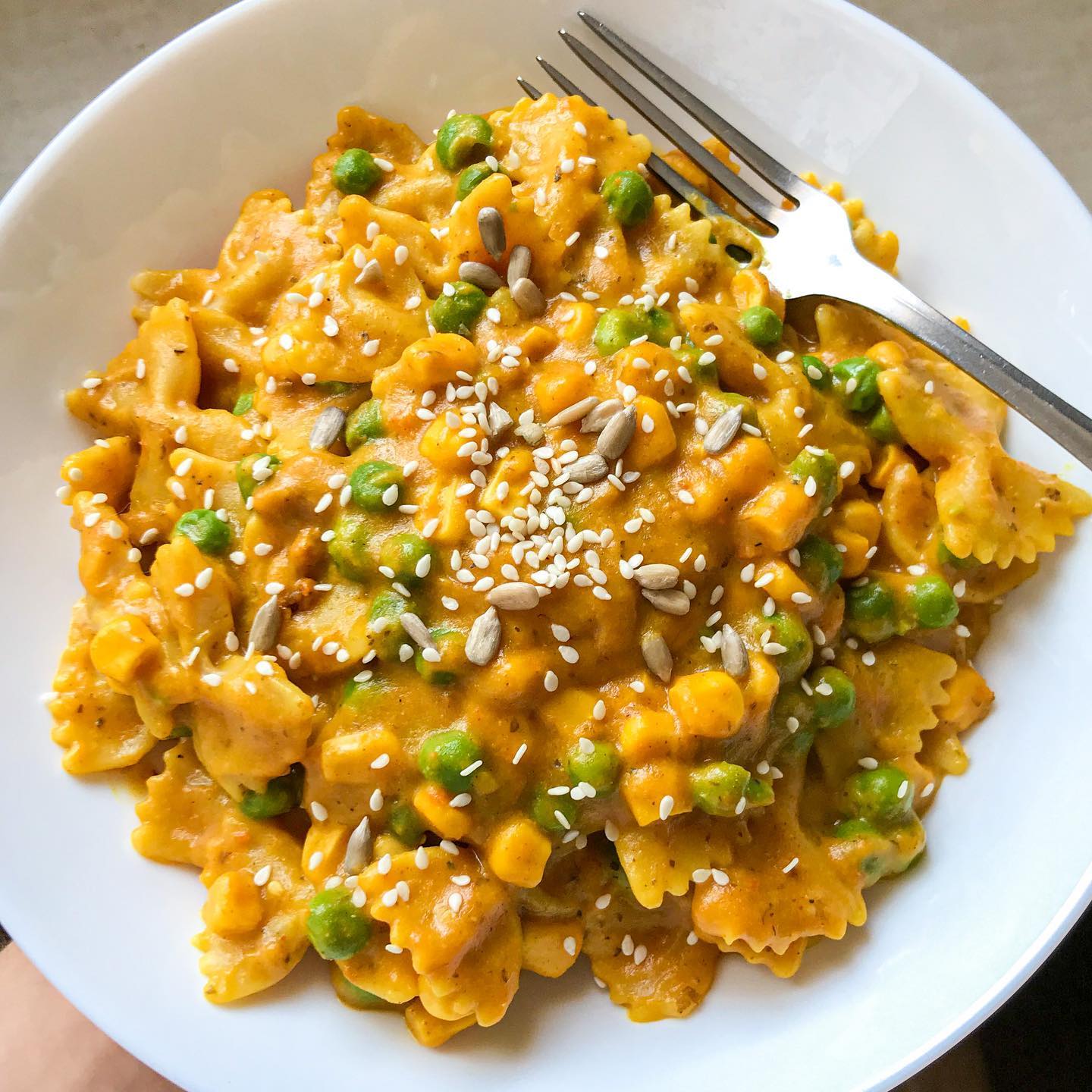 Creamy Vegan Mac & Cheese with Nutritional Yeast Sauce